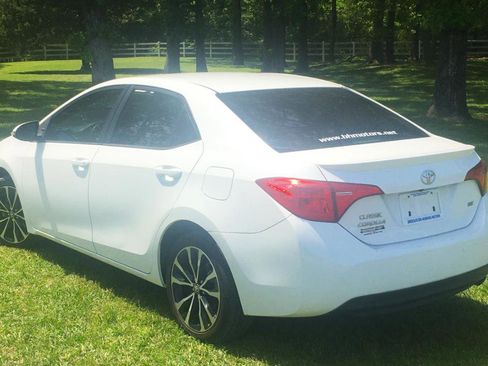 Used 2017 Toyota Corolla SE FWD image 4