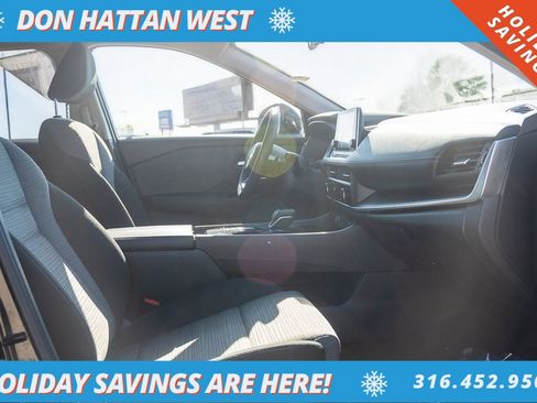 Used 2023 Nissan Rogue SV image 22