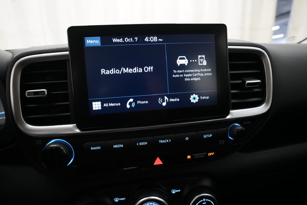 Used 2023 Hyundai Venue SEL FWD image 6