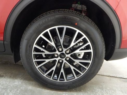 New 2025 Ford Escape SE FWD image 11