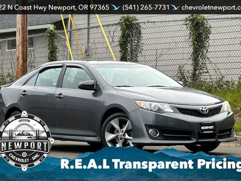 Used 2014 Toyota Camry SE FWD image 1