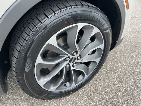 Certified 2023 Lincoln Nautilus Reserve AWD/4WD image 27