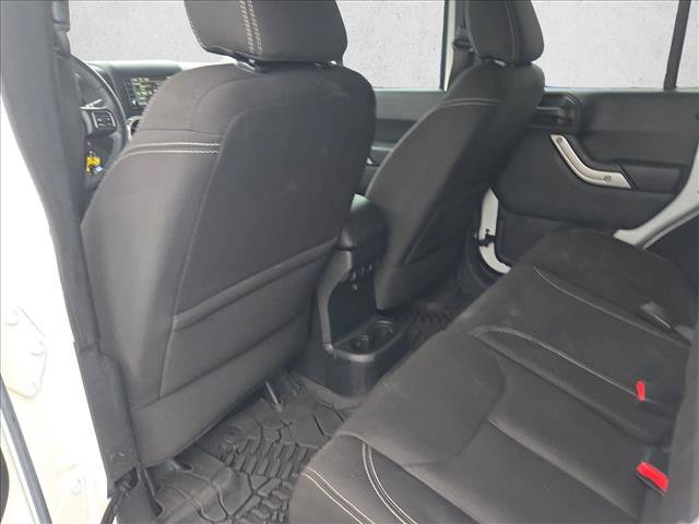 Used 2017 Jeep Wrangler Unlimited Sahara AWD/4WD image 17