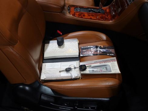 Used 2005 Lexus SC 430 Convertible w/ Preferred Accessory Pkg RWD image 26