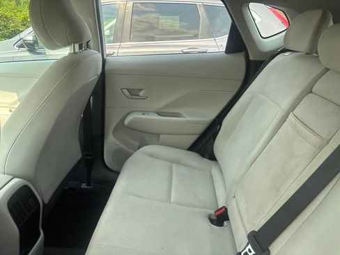 Used 2024 Hyundai Kona SEL w/ Convenience Package FWD image 6