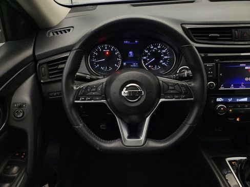 Used 2018 Nissan Rogue SV FWD image 22