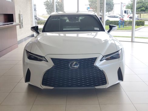 Used 2024 Lexus IS 300 w/ Comfort Package RWD image 3