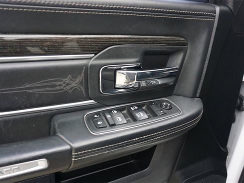 Used 2018 RAM 1500 Limited image 3