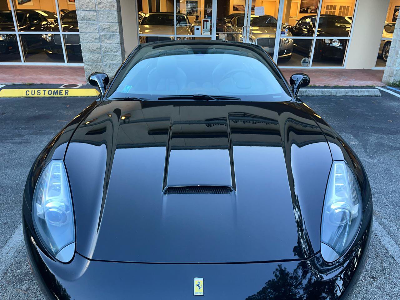 Used 2010 Ferrari California RWD image 14