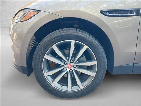 Used 2018 Jaguar F-PACE Prestige image 10