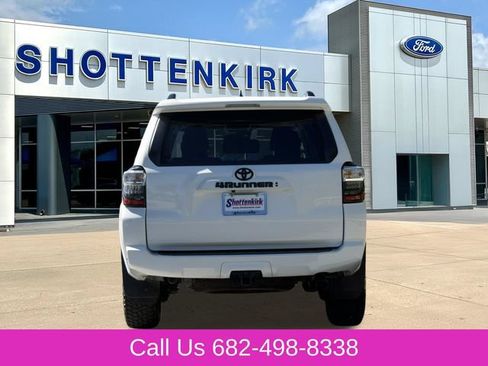 Used 2022 Toyota 4Runner SR5 Premium w/ Moonroof Package AWD/4WD image 8
