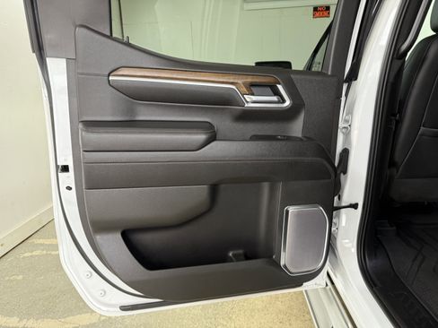 Used 2022 Chevrolet Silverado 1500 High Country w/ High Country Premium Package image 46