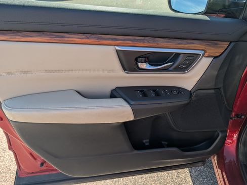 Used 2018 Honda CR-V Touring image 24