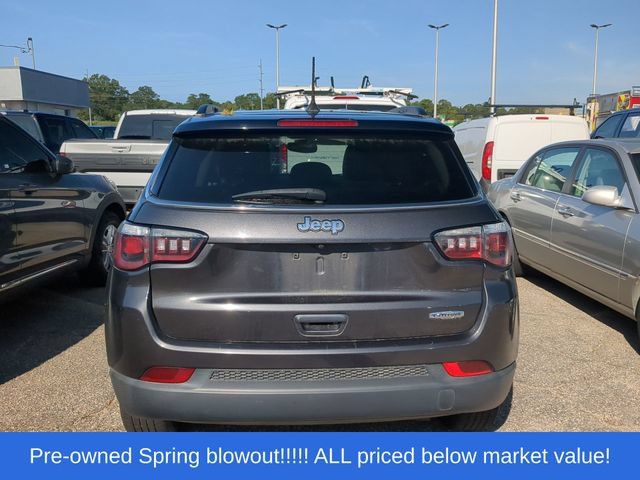 Used 2020 Jeep Compass Latitude FWD image 3