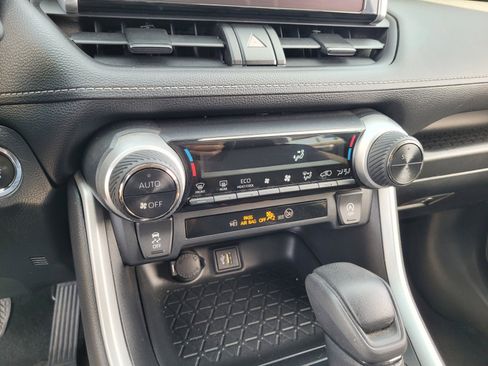 Used 2023 Toyota RAV4 XLE FWD image 19