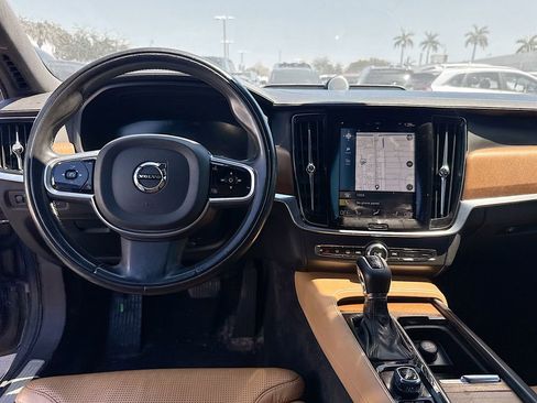 Used 2018 Volvo S90 T6 Inscription w/ Convenience Package image 26