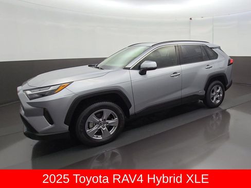 Certified 2025 Toyota RAV4 XLE w/ Convenience Package AWD/4WD image 4