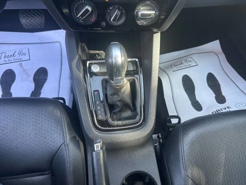 Used 2016 Volkswagen Jetta SEL Premium image 17