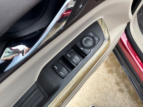 Used 2019 GMC Acadia Denali w/ Technology Package AWD/4WD image 14