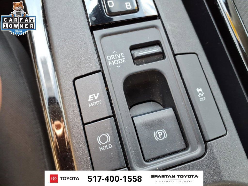 Used 2025 Toyota Prius LE FWD image 24