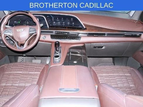 Used 2024 Cadillac Escalade Sport Platinum w/ Heavy-Duty Trailer Package AWD/4WD image 29