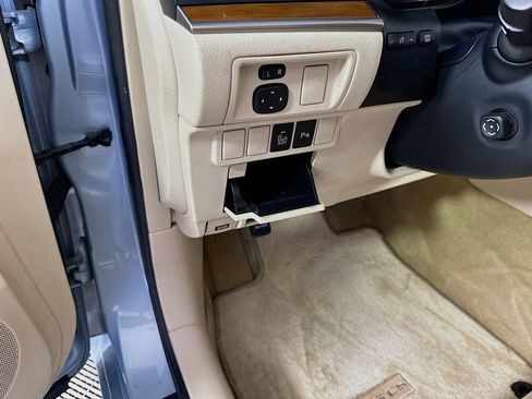 Used 2014 Lexus ES 300h w/ Luxury Package w/Bamboo Trim FWD image 10