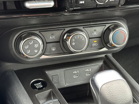 New 2025 Nissan Kicks SV w/ Illumination Package image 18