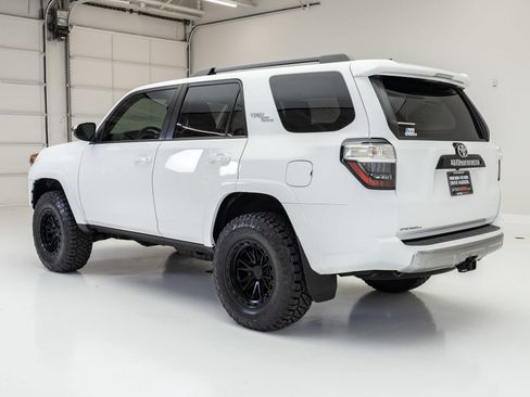 Used 2021 Toyota 4Runner TRD Off-Road AWD/4WD image 10