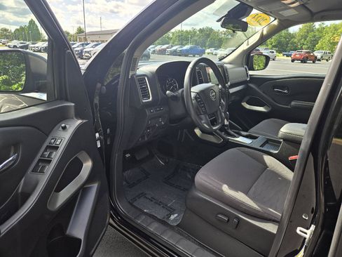 Used 2023 Nissan Frontier SV w/ SV Convenience Package AWD/4WD image 10
