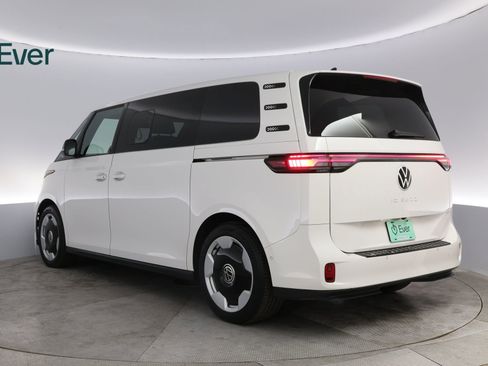 Used 2025 Volkswagen ID. Buzz Pro S image 17