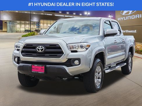 Used 2016 Toyota Tacoma SR5 w/ SR5 Appearance Package (SN) RWD image 2