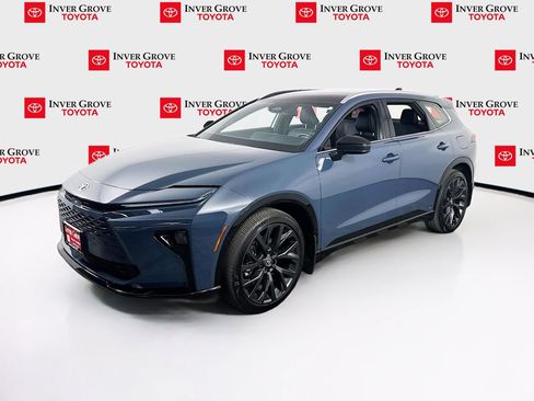 Used 2025 Toyota Crown Signia w/ Advanced Technology Package AWD/4WD image 1