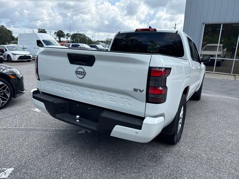 Used 2024 Nissan Frontier SV w/ Technology Package RWD image 8