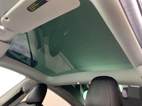 Used 2022 Tesla Model 3 Performance image 27