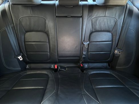 Used 2016 Jaguar XF R-Sport image 33