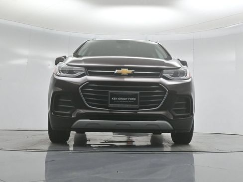 Used 2020 Chevrolet Trax LT w/ LT Convenience Package FWD image 41