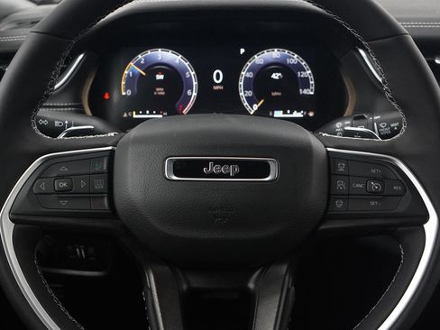 New 2025 Jeep Grand Cherokee Limited w/ Trailer Tow Package image 32