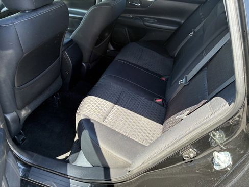 Used 2018 Nissan Altima 2.5 SV FWD image 15