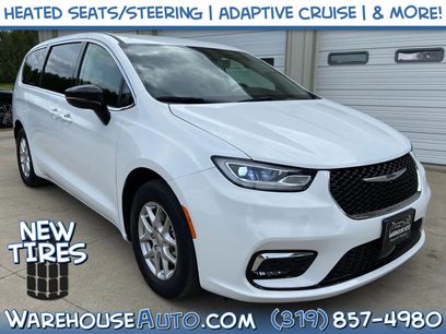 Used 2024 Chrysler Pacifica Touring-L