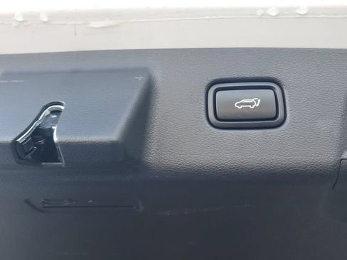 Used 2024 Hyundai Palisade SEL w/ Premium Package FWD image 9