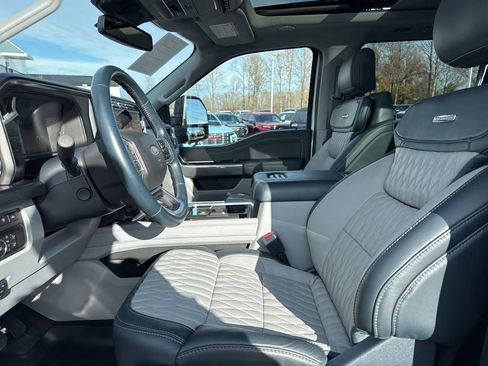 Used 2024 Ford F250 Limited image 9