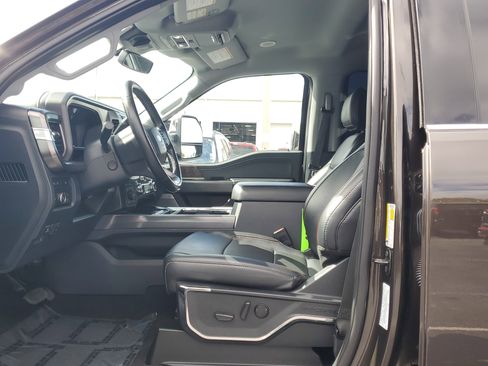 Certified 2024 Ford F250 Lariat w/ Lariat Ultimate Package image 20