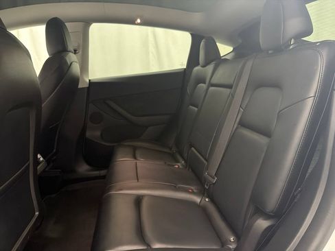 Used 2022 Tesla Model Y Long Range AWD/4WD image 19