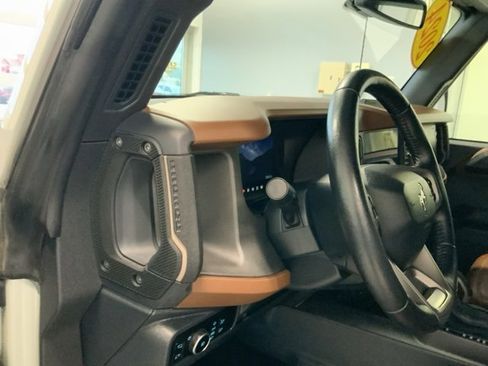 Used 2024 Ford Bronco Outer Banks image 23