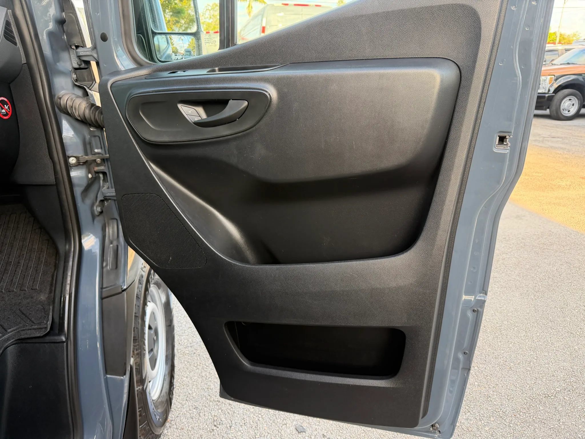 Used 2019 Mercedes-Benz Sprinter 2500 170 Extended Cargo image 17