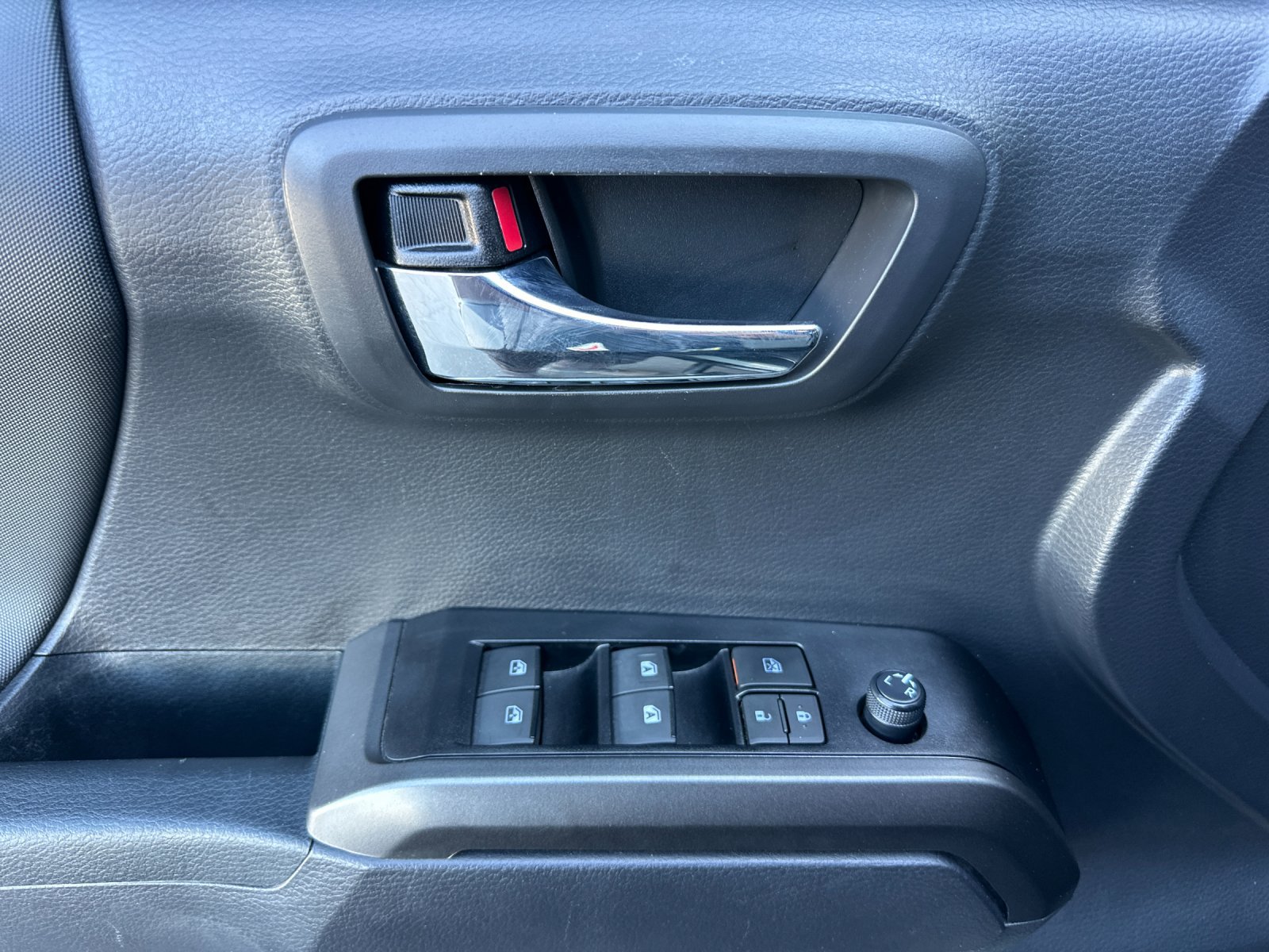 Used 2023 Toyota Tacoma TRD Off-Road AWD/4WD image 11