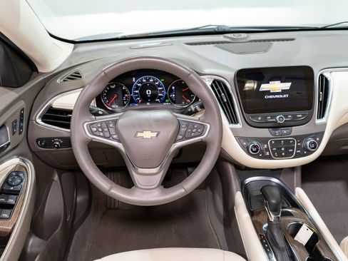 Used 2023 Chevrolet Malibu LT FWD image 11