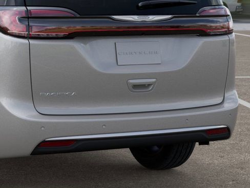 New 2026 Chrysler Pacifica Pinnacle image 15