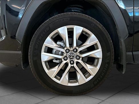 Used 2025 Toyota RAV4 XLE Premium FWD image 10
