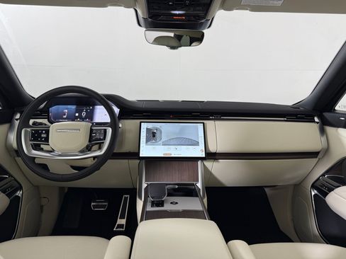 New 2026 Land Rover Range Rover Long Wheelbase SE AWD/4WD image 16